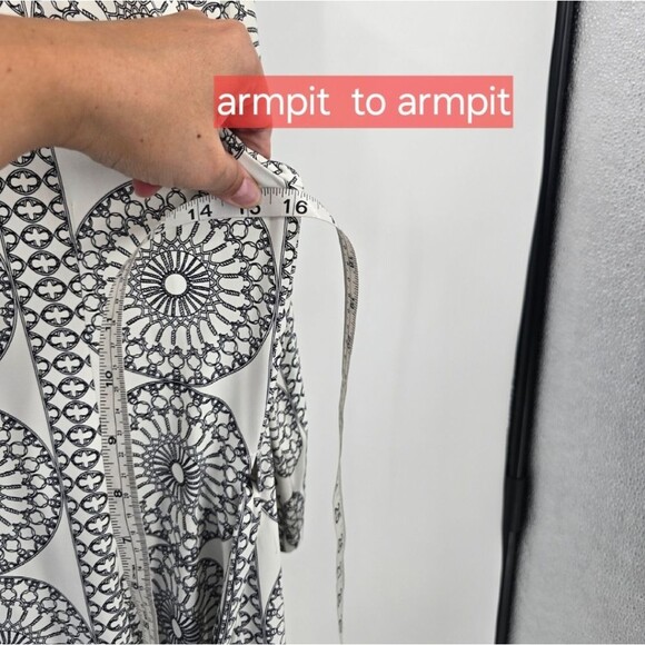 J. Mclaughlin Lila Wrap Dress Catalina Cloth Medallion Print Black White XS - Picture 12 of 16